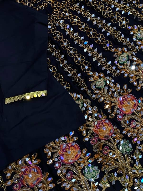 lehnga in perfect condition. 8