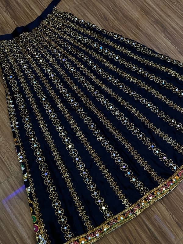 lehnga in perfect condition. 9