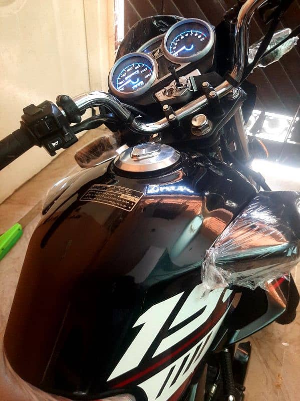 Honda Cb 150f New Condition  urgent sel 8