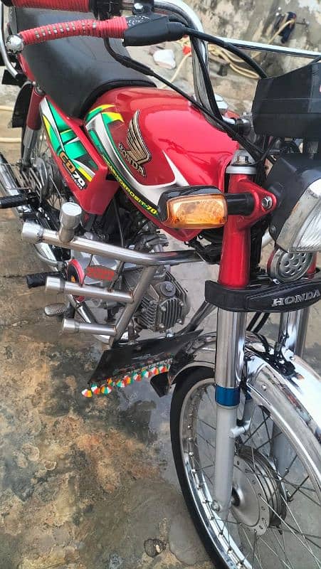 Honda CD 70 for sale . 4