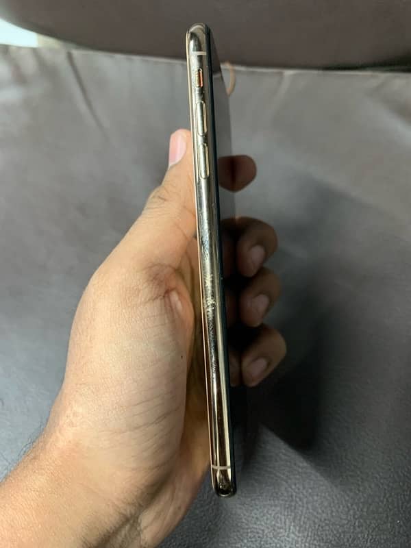 iPhone XS Max | 64 GB | Gold Color | PTA Approved 3