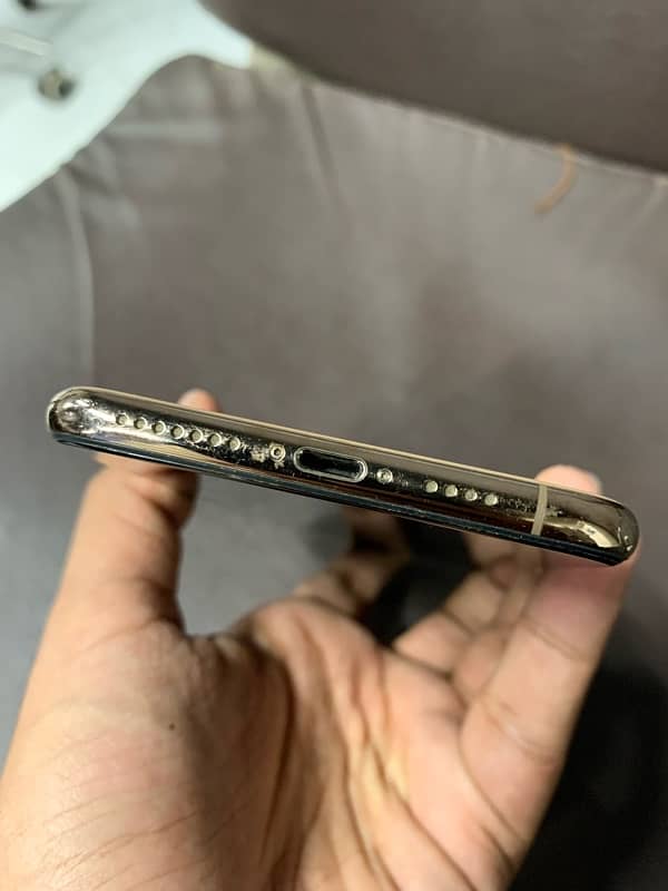 iPhone XS Max | 64 GB | Gold Color | PTA Approved 9