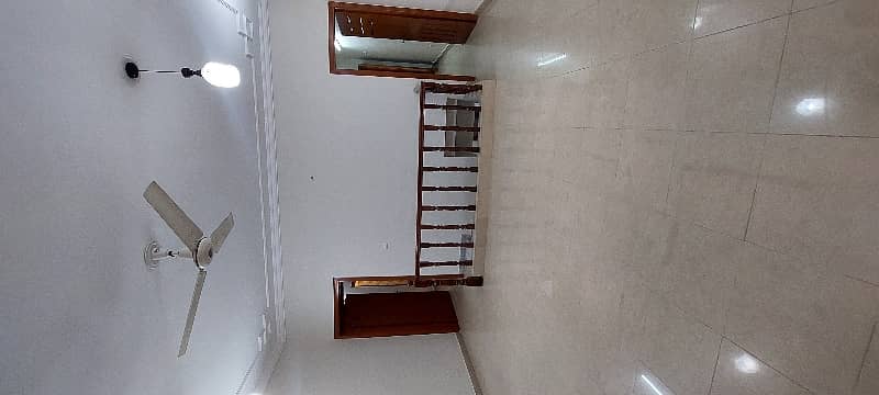 House For Sale In G-13 (7 Marla) Triple Story 1