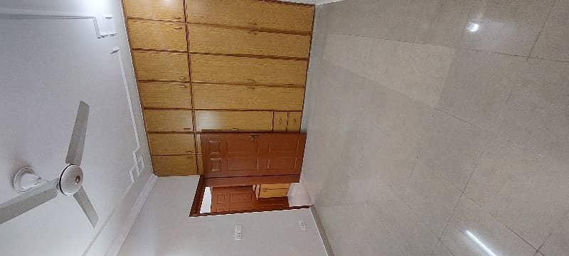 House For Sale In G-13 (7 Marla) Triple Story 5