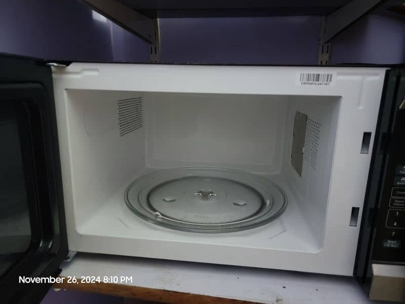 Dawlance  32 liter DW 132 S Heating Microwave Oven 1