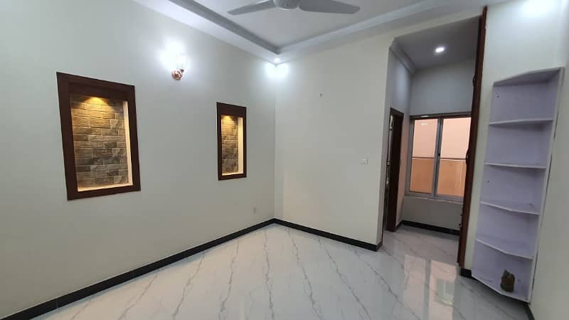 Upper Portion For Rent in G-13 (7 Marla) Brand new 5