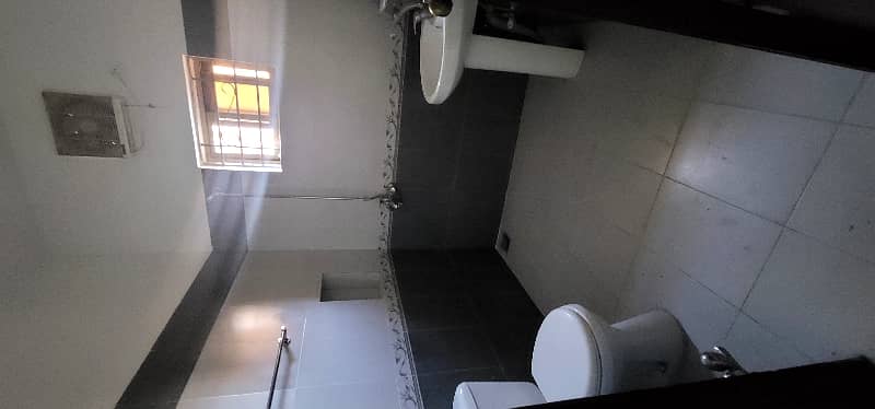 Upper Portion For Rent in G-13 (14 Marla) 7