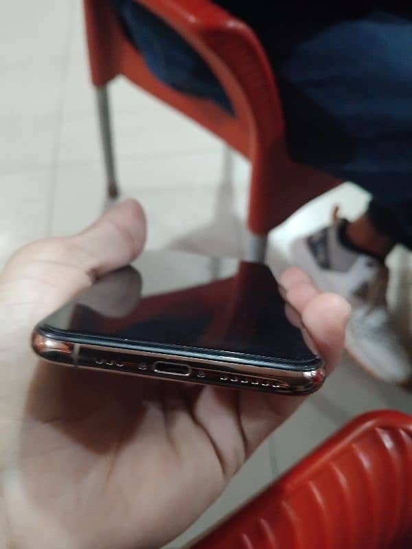 iPhone xs jv 64 4