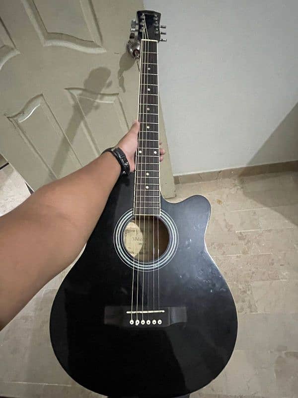 beginner guitar only serious buyers may contact 3