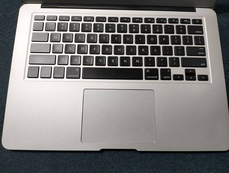 Apple Mackbook Air 2017 8/128ssd core i5 10/10 lush condition 5