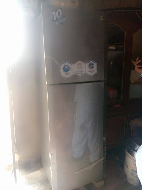 SALE PEL REFRIGERATOR 10 BY 10 6 MONTH USE 0