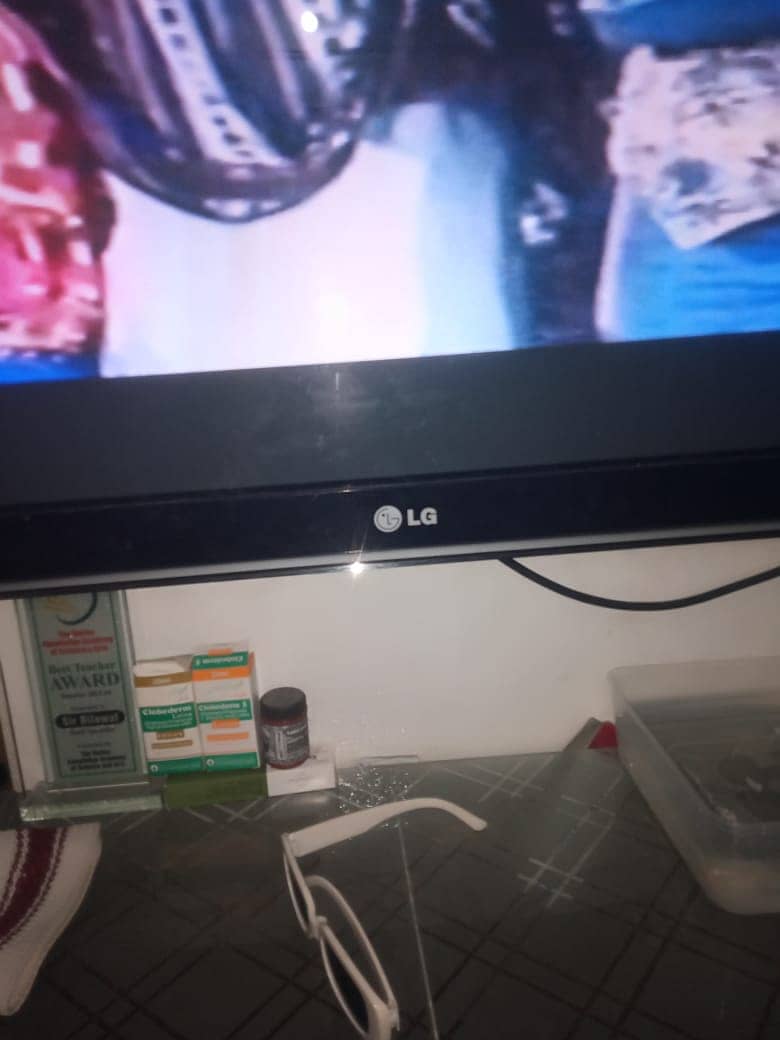 LG LCD for sale | condition good | full hd 2