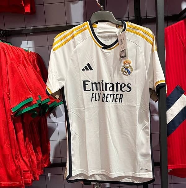 REAL MADRID CF KIT BRAND NEW (L-XL) 0