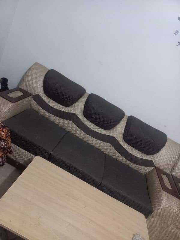 Urgent Sale 6 Seater Sofa Set 1