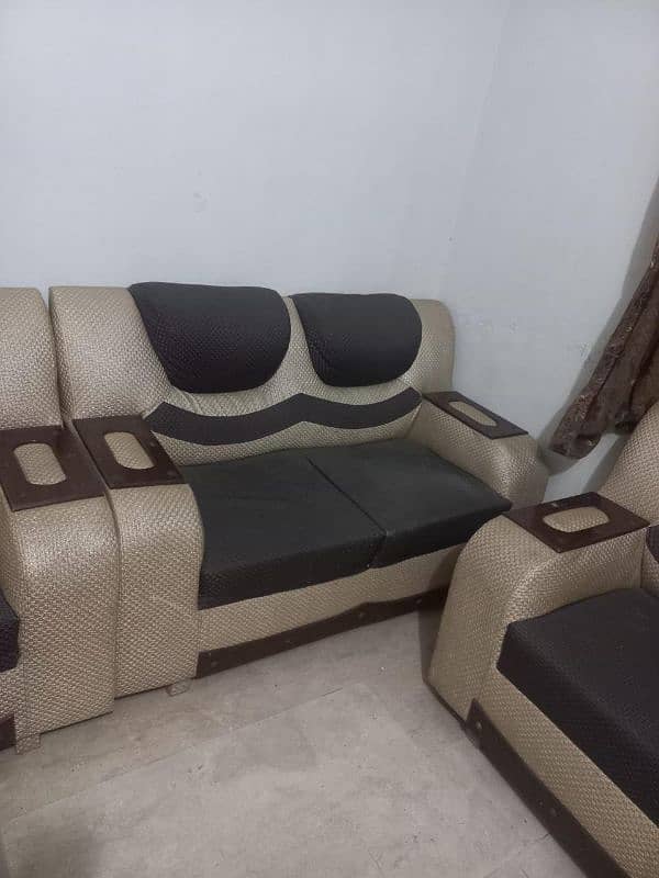 Urgent Sale 6 Seater Sofa Set 2