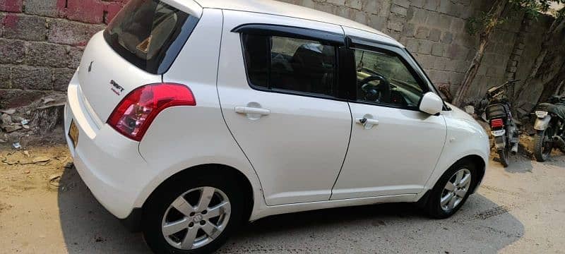 Suzuki Swift 2015 4