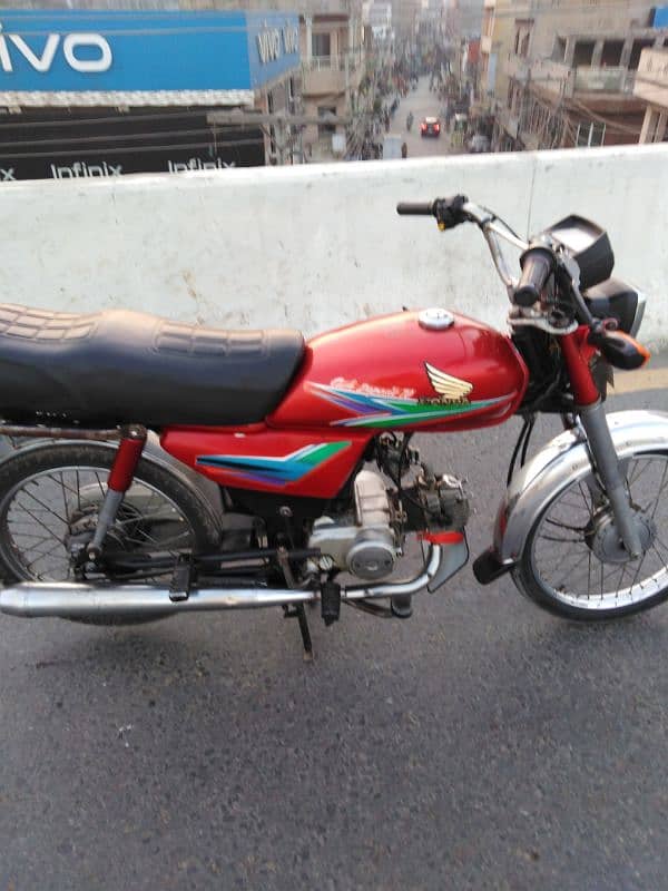 Honda CD 70. 4