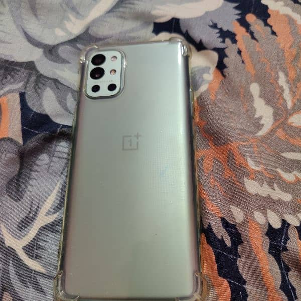 OnePlus 9R with 10/10 Condition 5