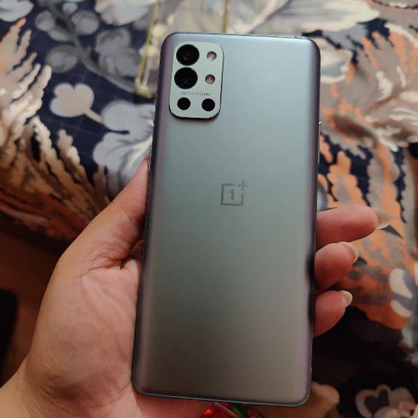 OnePlus 9R with 10/10 Condition 6