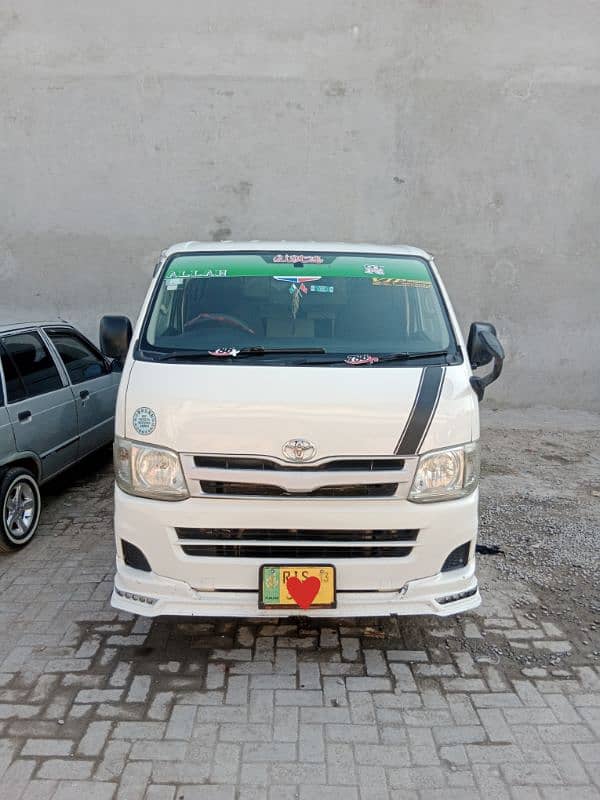 Toyota Hiace 2013 Diesel, Manual Transmission For Sale Urgent. 0