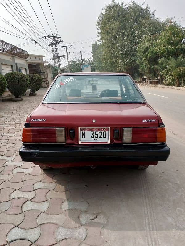 Nissan Sunny 1985 3