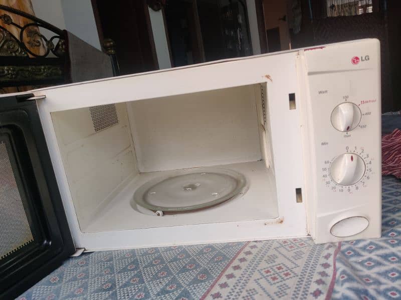 LG microwave good condition 6