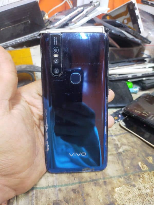 vivo v 15.8 256. blue color ok piece contact number.   03272295808 4