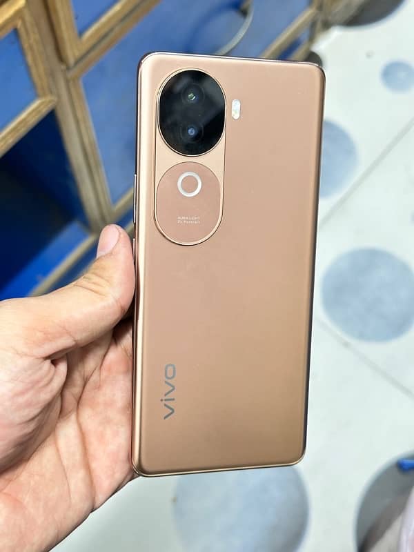 vivo v40e 3