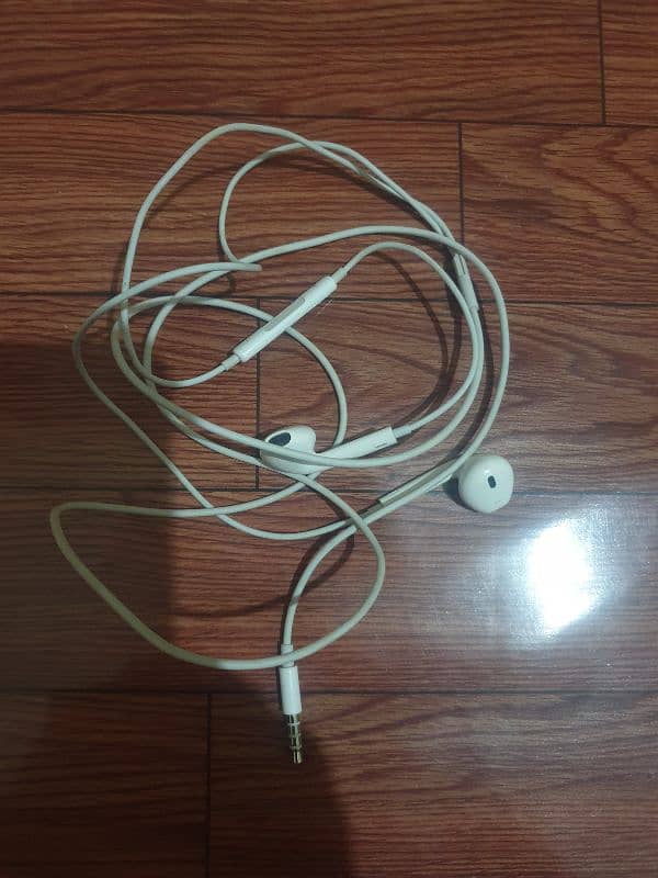 apple 100% original handsfree 1