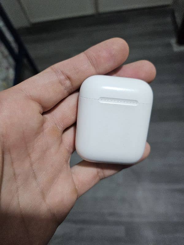 apple air pods 2nd gen (2021) 1