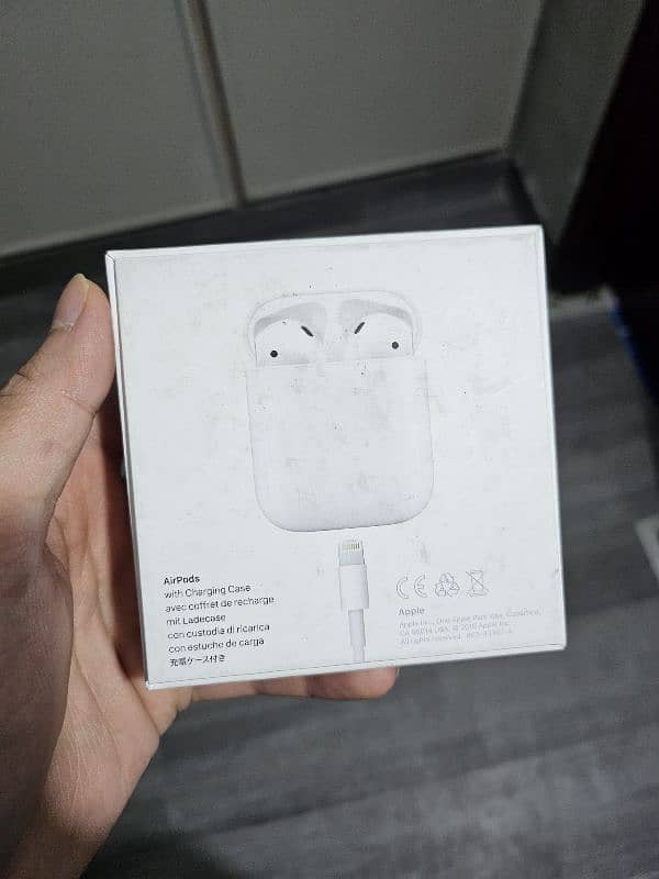 apple air pods 2nd gen (2021) 4