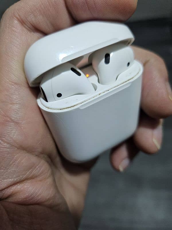 apple air pods 2nd gen (2021) 6