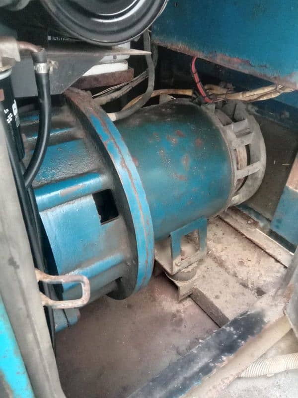 25 kva ka generator hai denyo company ka okk condition hai 8