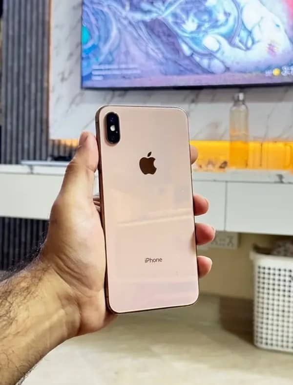 i am selling my iphone xs max 256gb pta approved condtion 10/10 0