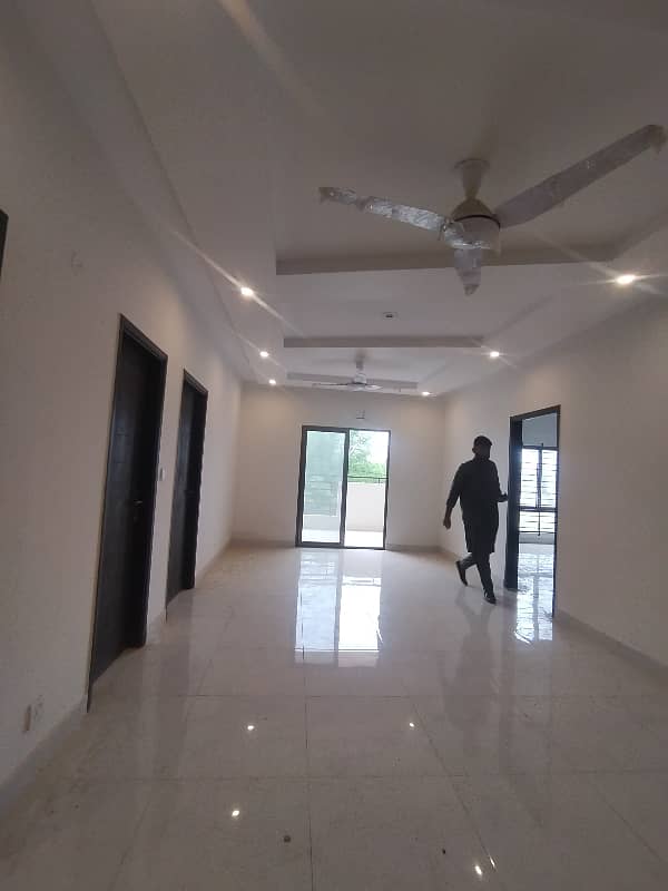 SEMI FURNISHED APARTMENT 3 BED DD FOR RENT 8