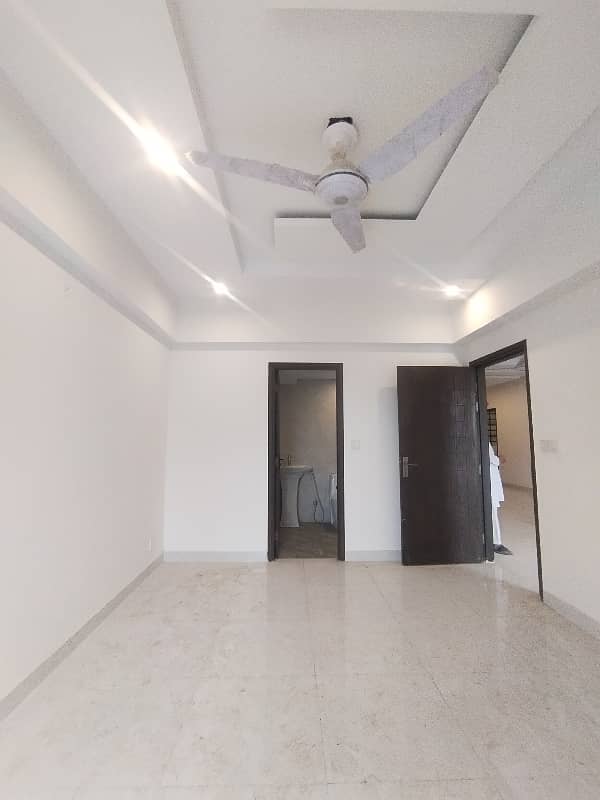 SEMI FURNISHED APARTMENT 3 BED DD FOR RENT 15