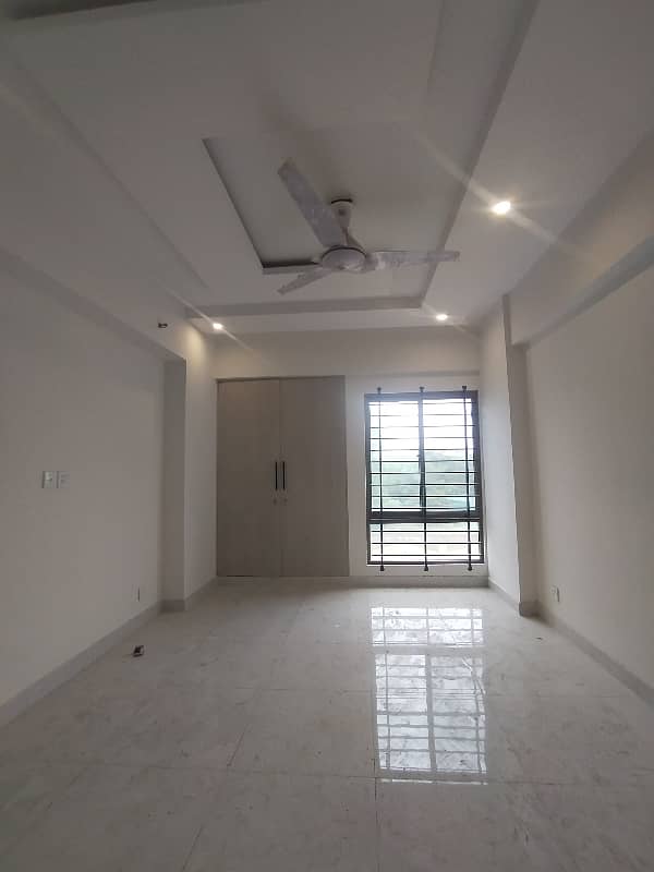 SEMI FURNISHED APARTMENT 3 BED DD FOR RENT 18