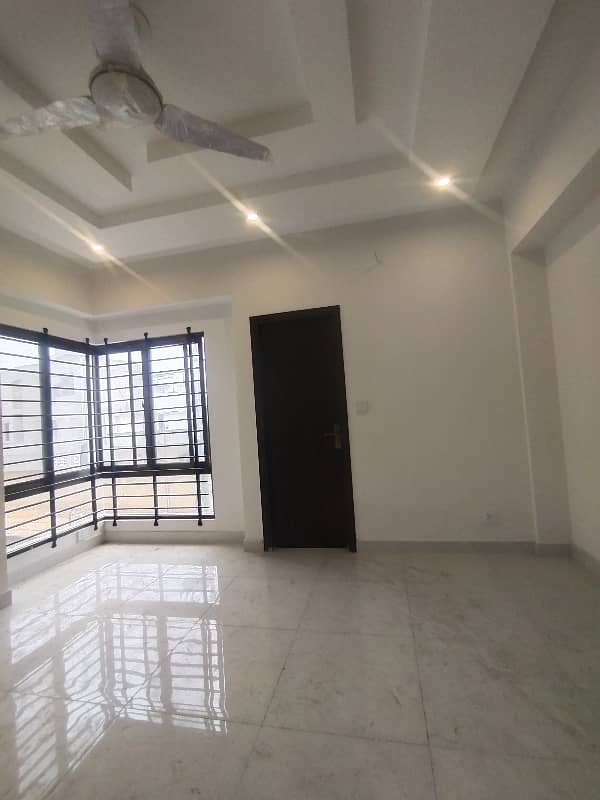 SEMI FURNISHED APARTMENT 3 BED DD FOR RENT 19