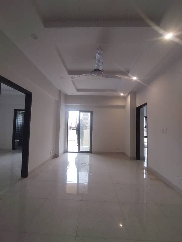 SEMI FURNISHED APARTMENT 3 BED DD FOR RENT 24