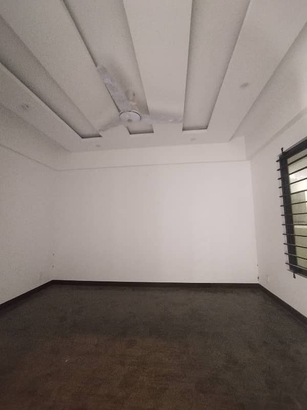 SEMI FURNISHED APARTMENT 3 BED DD FOR RENT 27