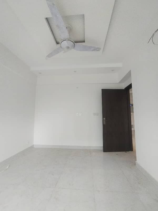 SEMI FURNISHED APARTMENT 3 BED DD FOR RENT 29