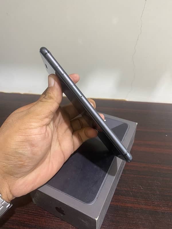 iPhone 8plus 64GB pta approved with box 5