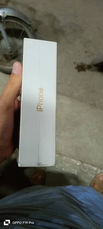 iPhone XS Max with box 6