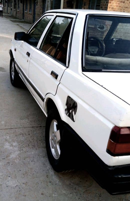 Nissan Sunny 1987 4