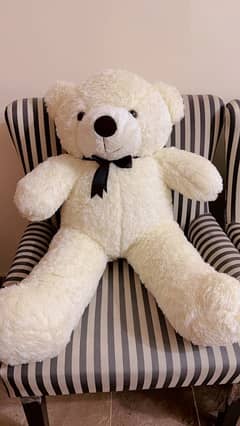 Imported Teddy bears available 3.5 , 5 and 7 ft sizes