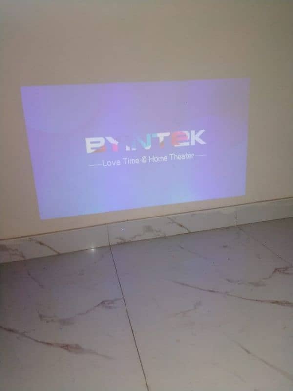 Projector BYINTEK P7 3