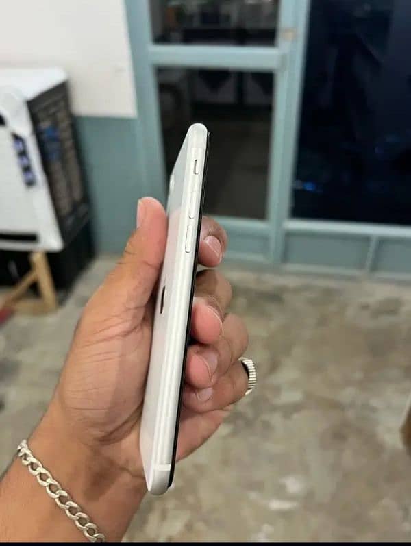 IPhone SE 2020 Pta approved 4