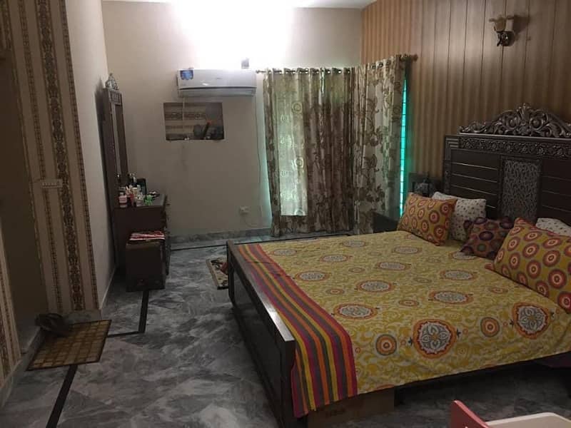 11 MARLA CORNER FACING PARK OLD HOUSE FOR RENT IN VALANCIA E1 BLOCK LAHORE. 5