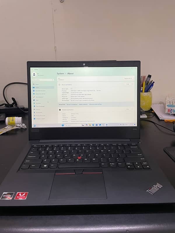 Lenovo thinkpad E495 14 inch 1