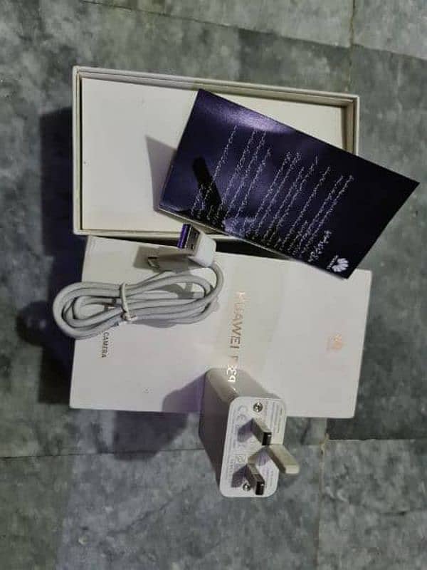 Huawei P30 pro 40 watt original box plugged charger 0323.4806676 0